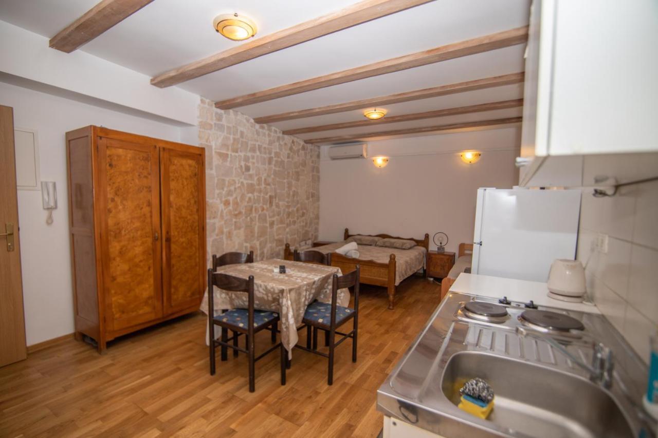 Loriana Apartment