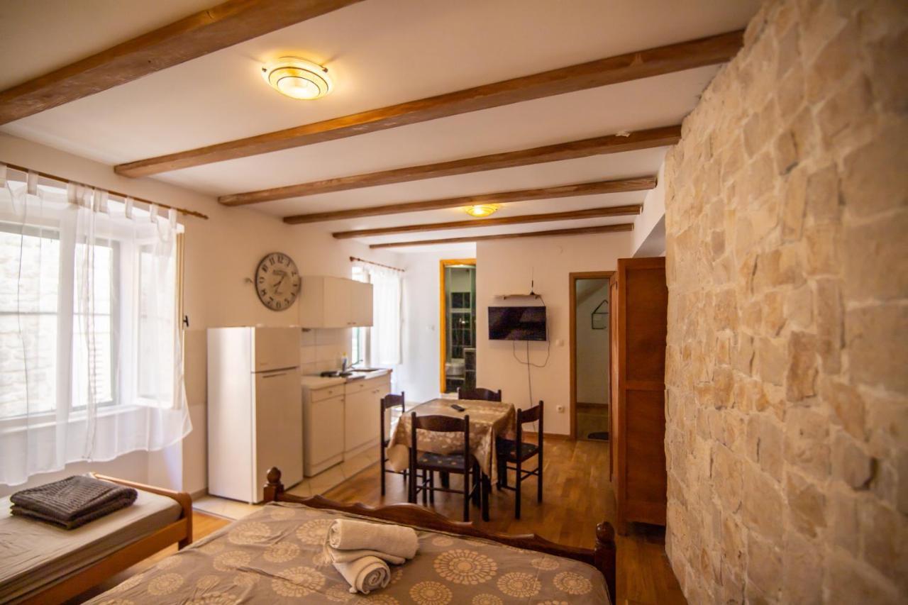Loriana Apartament *