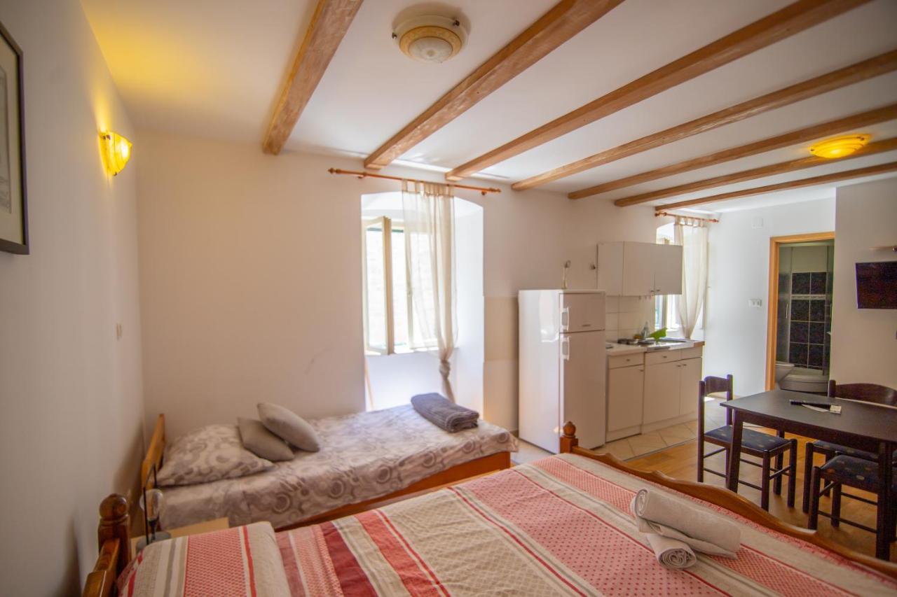 Loriana Apartment